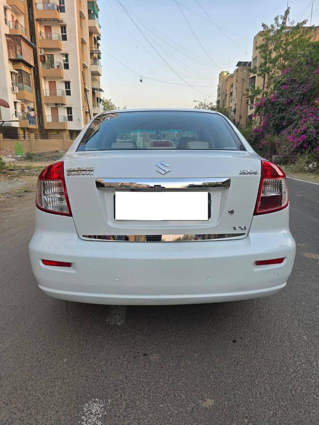 https://images10.gaadi.com/usedcar_image/4374271/original/processed_70c0df7a229e36f1e566881fc26bea57.jpg?imwidth=6402