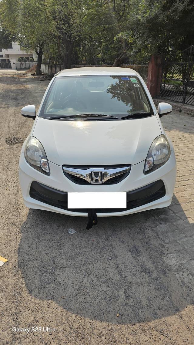 https://images10.gaadi.com/usedcar_image/4374327/original/processed_6677de6c319bd3e8eb0198d457ea009d.jpg?imwidth=6402