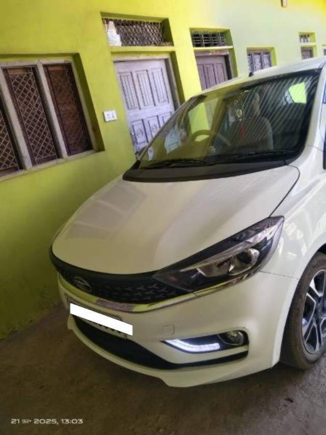 https://images10.gaadi.com/usedcar_image/4374329/original/processed_d0b341e2-29d2-4db8-b4ee-16d178da19d1.jpg?imwidth=6400