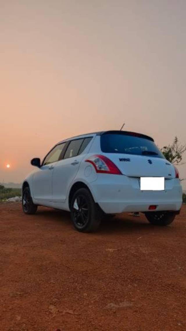 https://images10.gaadi.com/usedcar_image/4374331/original/processed_4ecd71a5-81fa-4f24-a215-92987783dca2.jpg?imwidth=6400