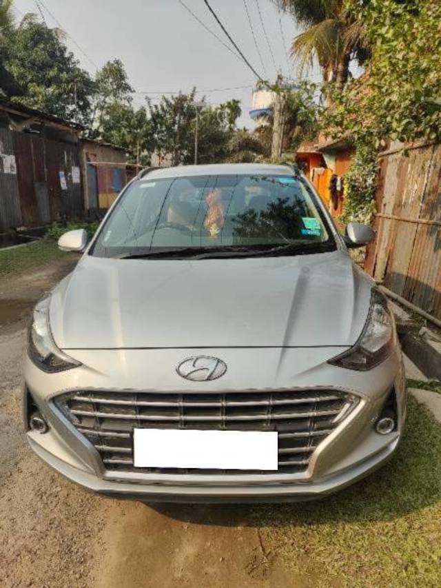 https://images10.gaadi.com/usedcar_image/4374353/original/processed_56cd6b7f-1cd4-430a-b39a-9f82577b8d7e.jpg?imwidth=6400