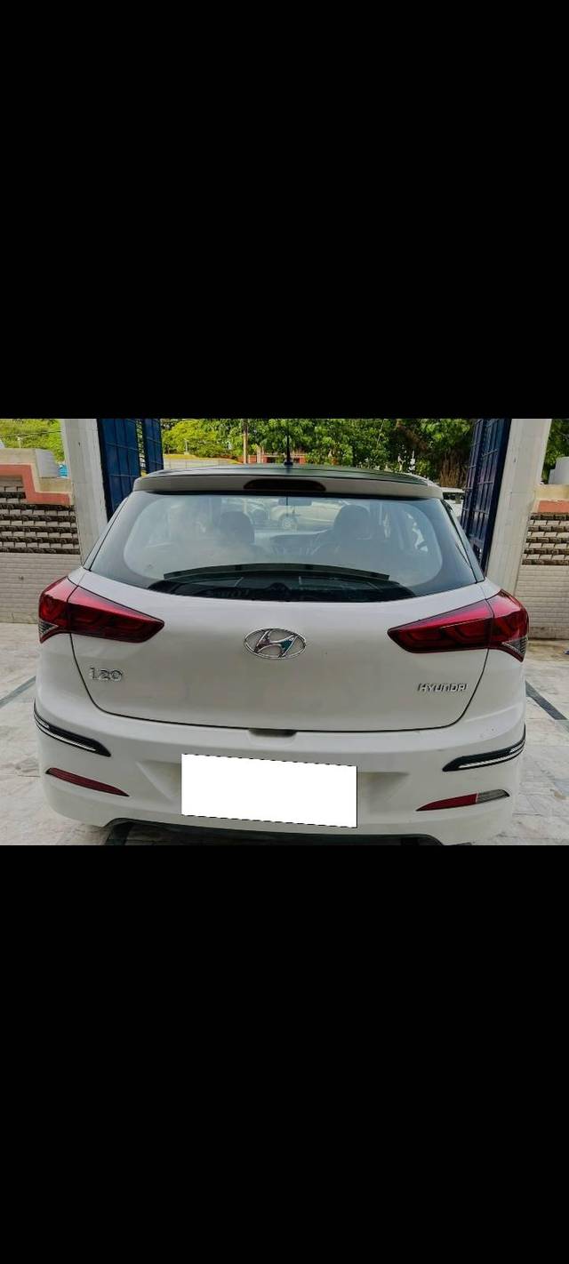 https://images10.gaadi.com/usedcar_image/4374438/original/processed_2a4342c692c96e99924dc762bb69672c.jpg?imwidth=6400