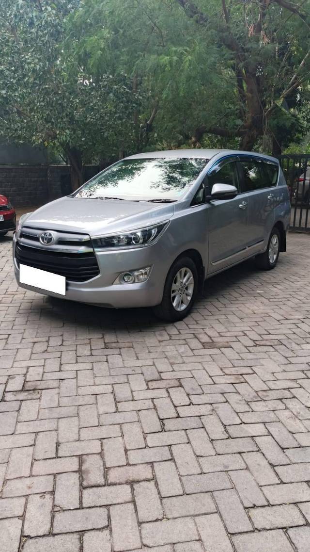 https://images10.gaadi.com/usedcar_image/4374455/original/processed_a302b2c2f5ebcf46b999f81f643898c6.jpg?imwidth=6402