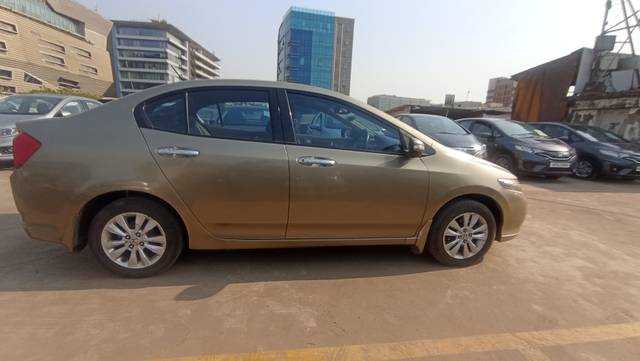 https://images10.gaadi.com/usedcar_image/4374461/original/9d3efc064f627ea6787e707029e97aee.jpg?imwidth=6401