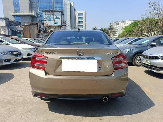 https://images10.gaadi.com/usedcar_image/4374461/original/processed_9ce0a3c40045d4a50fe036651539bab6.jpg?imwidth=6401