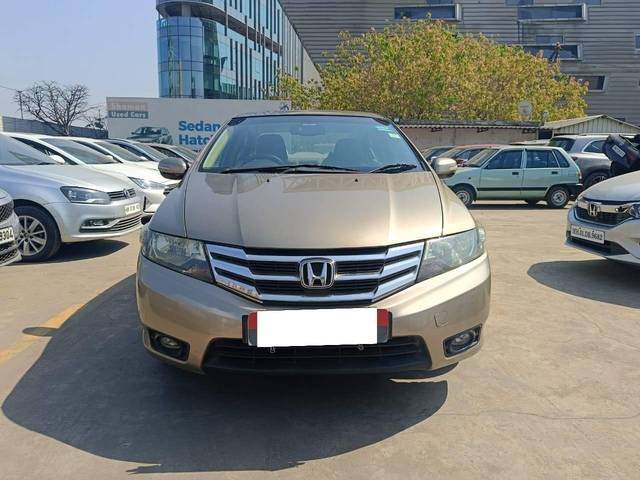 https://images10.gaadi.com/usedcar_image/4374461/original/processed_a69c6e8ae080ba3e1cfa40c602e6c5d9.jpg?imwidth=6400