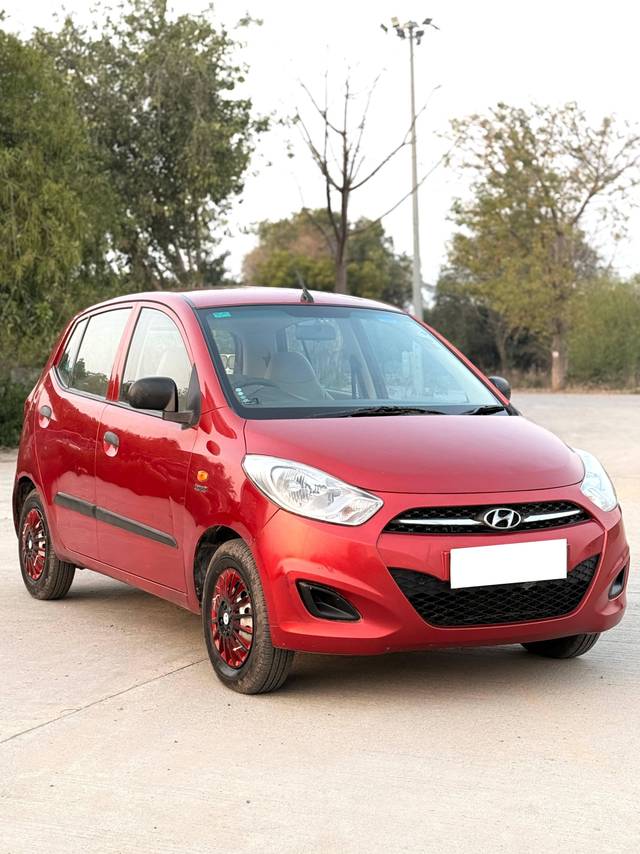 https://images10.gaadi.com/usedcar_image/4374466/original/processed_fd698bf416dee1f829ffa43841e8bc6d.jpg?imwidth=6400