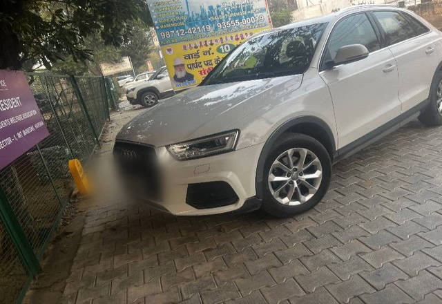 https://images10.gaadi.com/usedcar_image/4374469/original/6f09f7de6b2427f9f943e25e544897a3.jpeg?imwidth=6402