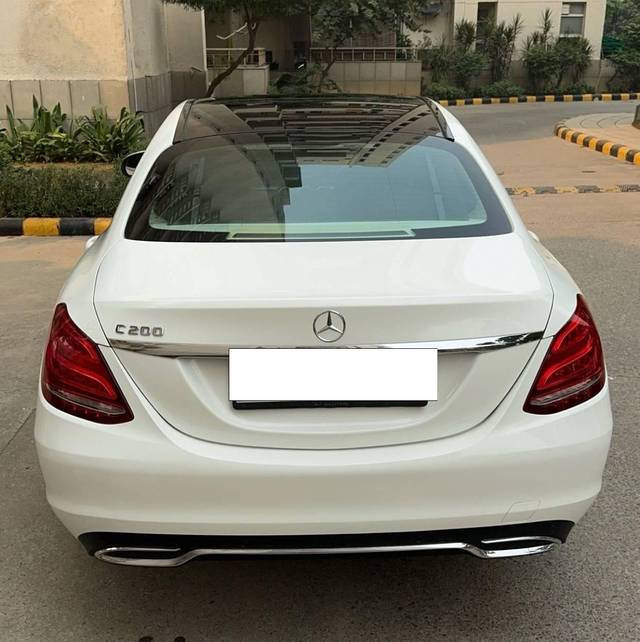 https://images10.gaadi.com/usedcar_image/4374526/original/processed_71de306e-85f1-4e23-9588-d71c7ce30ab1.jpg?imwidth=6402