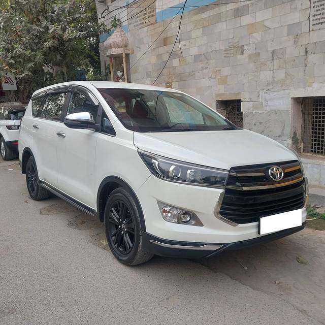 https://images10.gaadi.com/usedcar_image/4374537/original/processed_2aa44bd49e6d469f4fb3a31b77c65fb6.jpg?imwidth=6400