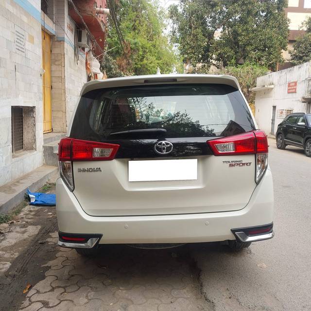 https://images10.gaadi.com/usedcar_image/4374537/original/processed_70e48cba096ed3dad1b5aa885e898509.jpg?imwidth=6401