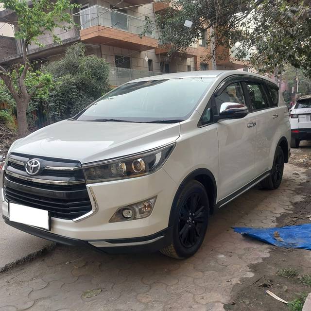 https://images10.gaadi.com/usedcar_image/4374537/original/processed_73bc0dd53347600b1d316f396e6c8c43.jpg?imwidth=6402