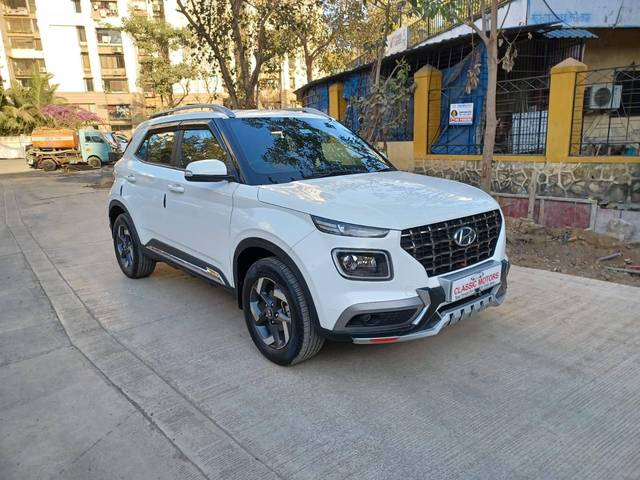 https://images10.gaadi.com/usedcar_image/4374580/original/processed_ab8401b5019e63cd90a0e3decfa5d263.jpeg?imwidth=6400