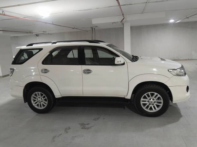 https://images10.gaadi.com/usedcar_image/4374630/original/840a1f04aca1df7d820c0c27fa6193cf.jpg?imwidth=6401