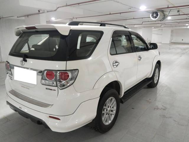 https://images10.gaadi.com/usedcar_image/4374630/original/processed_105fe8127ca656d03be484a08e3dfe7d.jpg?imwidth=6402