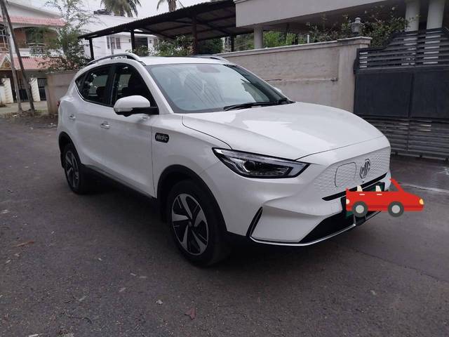 https://images10.gaadi.com/usedcar_image/4374660/original/processed_9618cc32afe23e7132ea32dc45636421.jpg?imwidth=6400