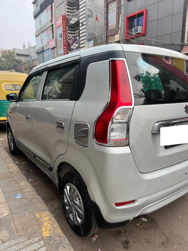 https://images10.gaadi.com/usedcar_image/4374797/original/processed_e18b1714114369cb4acb1725a6a1fbb4.jpg?imwidth=6402