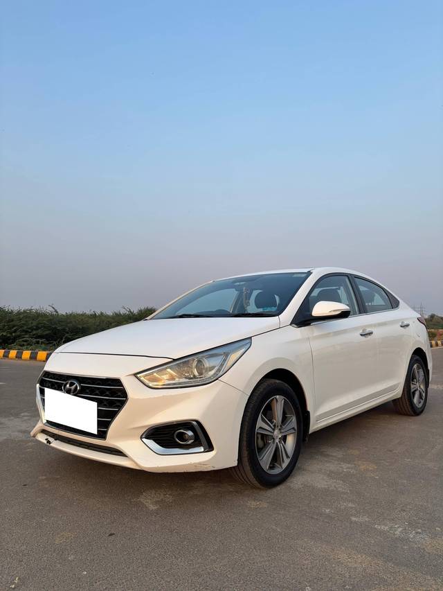 https://images10.gaadi.com/usedcar_image/4374841/original/processed_3150a82586a3fdf197b7c03422034ff8.jpg?imwidth=6400