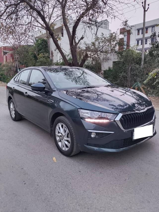 https://images10.gaadi.com/usedcar_image/4374851/original/processed_5fd8640ac00e82cd42044024f030e55f.jpg?imwidth=6400