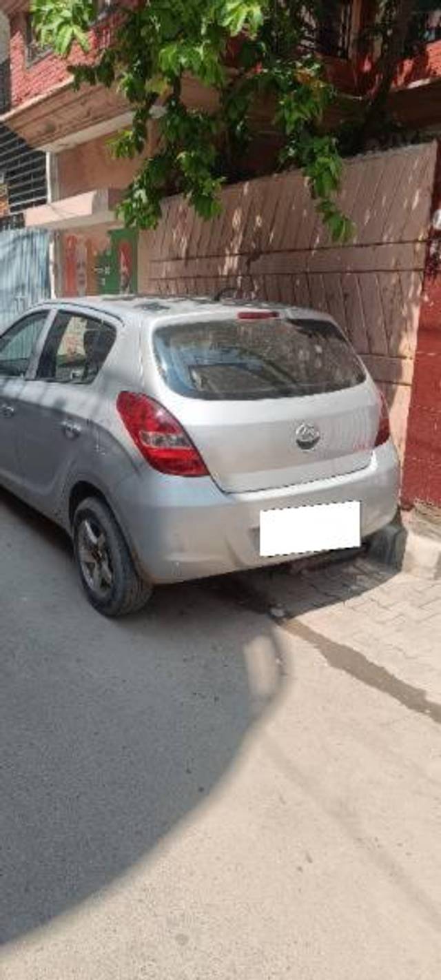 https://images10.gaadi.com/usedcar_image/4374868/original/processed_1ba42223-46ee-4b71-8ee0-fc6faff9a533.jpg?imwidth=6400