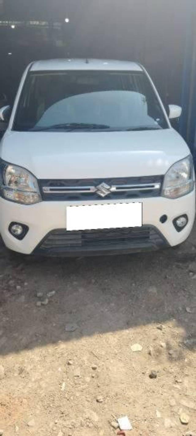 https://images10.gaadi.com/usedcar_image/4374923/original/processed_c1aa4991-2da0-43d7-9b40-2af9d6e138b2.jpg?imwidth=6401