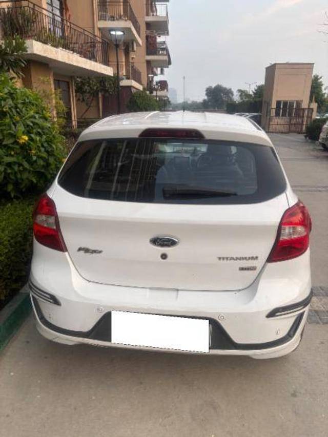 https://images10.gaadi.com/usedcar_image/4375115/original/ae5538959ce7cebdbd4d79871268d1b6.jpeg?imwidth=6401