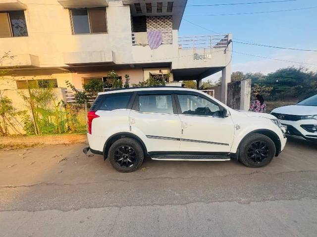 https://images10.gaadi.com/usedcar_image/4375134/original/processed_6594c760-0359-4eda-8dec-81f49d6d664a.jpeg?imwidth=6401