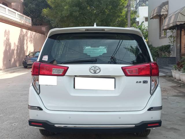 https://images10.gaadi.com/usedcar_image/4375349/original/processed_448a082ccb0b900c0032ff3786157b03.jpg?imwidth=6402