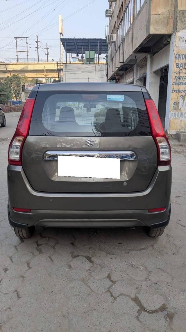 https://images10.gaadi.com/usedcar_image/4375350/original/processed_7844f9d495f56cfbe051fa14dacb5234.jpg?imwidth=6401