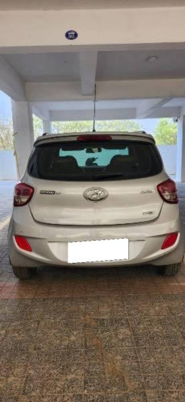 https://images10.gaadi.com/usedcar_image/4375351/original/processed_293f1c22-0ed5-4cde-9c85-ed3a7654b264.jpeg?imwidth=6401