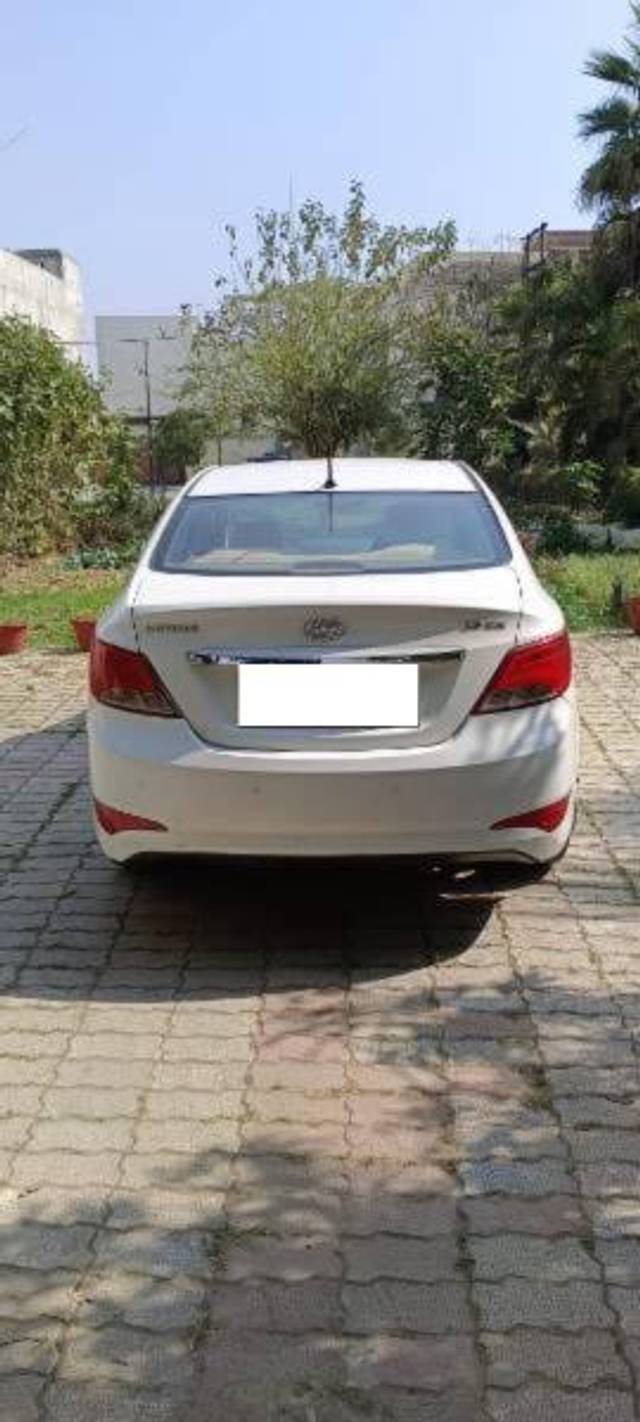 https://images10.gaadi.com/usedcar_image/4375446/original/processed_53c30c52-232d-4986-a489-c2dd45be62fb.jpg?imwidth=6401