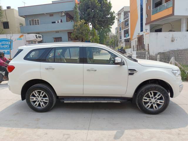 https://images10.gaadi.com/usedcar_image/4375476/original/1b5fd45eafa8e405d7b06501a49569a9.jpg?imwidth=6401