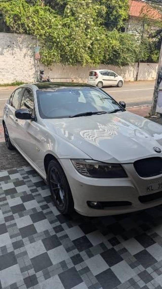 https://images10.gaadi.com/usedcar_image/4375578/original/processed_9bafa2e8-0ad2-459c-a111-4dea803dac3b.jpeg?imwidth=6400