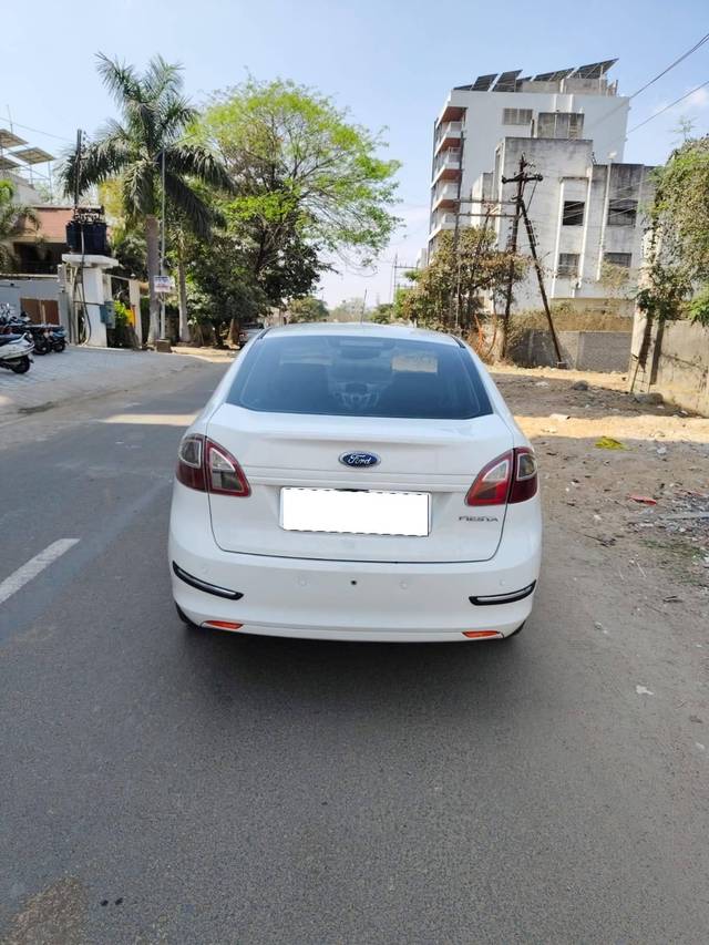 https://images10.gaadi.com/usedcar_image/4375583/original/processed_8d47854026b89f6cb821026680034516.jpg?imwidth=6401