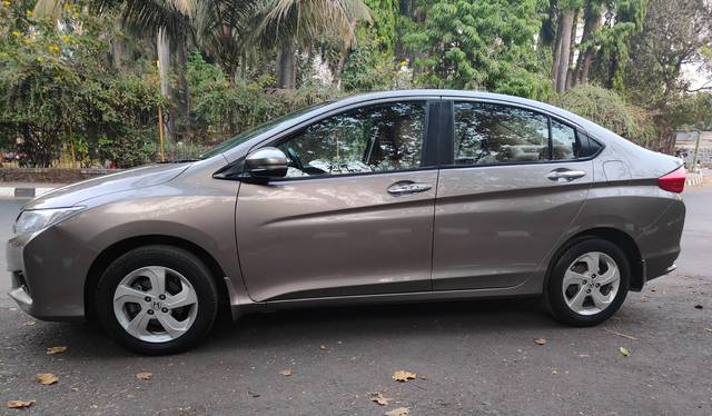 https://images10.gaadi.com/usedcar_image/4375615/original/6df6d5284f9b3f10119cee657c91b984.jpg?imwidth=6400