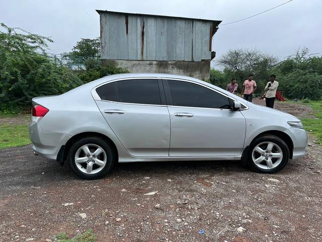 https://images10.gaadi.com/usedcar_image/4375673/original/da488843a45e39a71e5b44b502069148.jpg?imwidth=6401