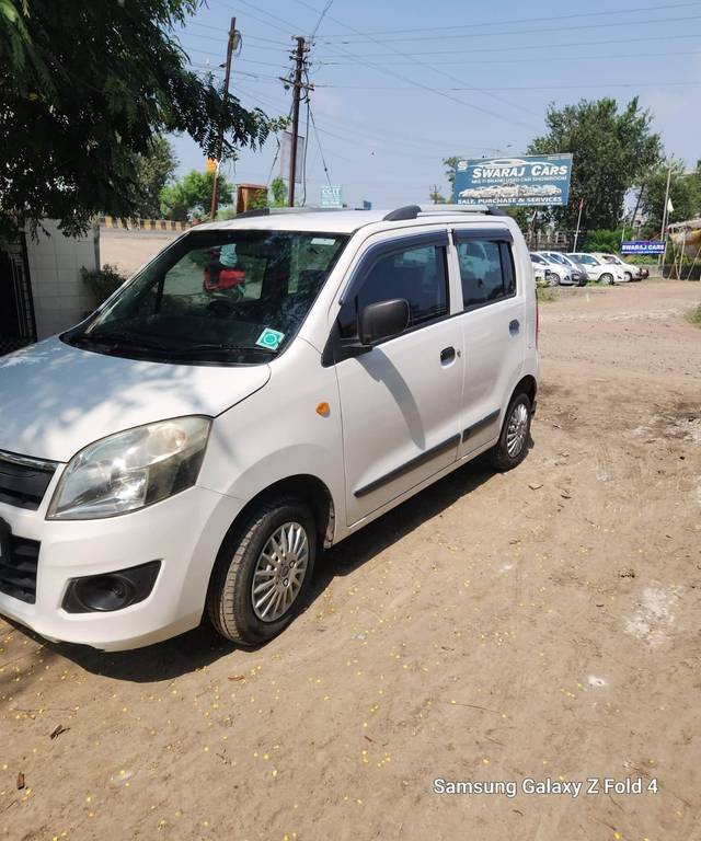 https://images10.gaadi.com/usedcar_image/4375681/original/processed_3c0cdb37ab84115b38f083c9e3fcaaaf.jpg?imwidth=6400