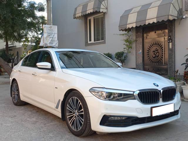 https://images10.gaadi.com/usedcar_image/4375723/original/processed_5889101a8c79e588bab7a053149f6b16.jpg?imwidth=6400