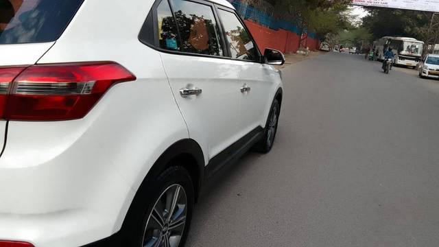 https://images10.gaadi.com/usedcar_image/4375770/original/processed_a0bbb82a4d9cc5803cdcd13c67d4144e.jpg?imwidth=6402