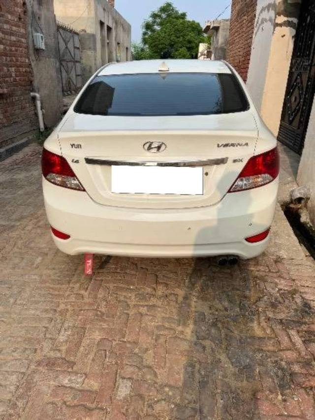 https://images10.gaadi.com/usedcar_image/4375798/original/processed_9cc6fd64-c221-4449-9ea3-dbdaac929927.jpeg?imwidth=6401