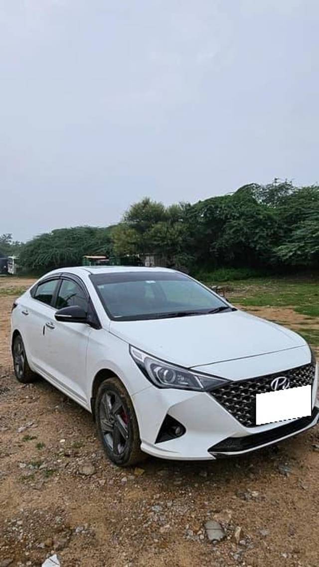 https://images10.gaadi.com/usedcar_image/4375829/original/processed_01b98a32388657a45d02bf1208c60fb9.jpg?imwidth=6400