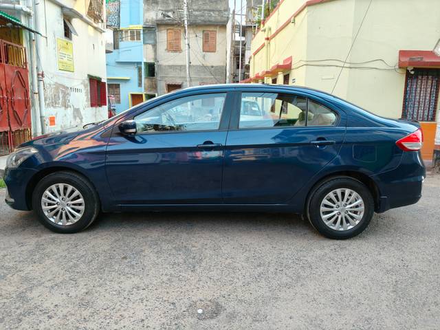 https://images10.gaadi.com/usedcar_image/4375845/original/7cbb26ffe8e79030f49aaaf4e7ab5335.jpg?imwidth=6402