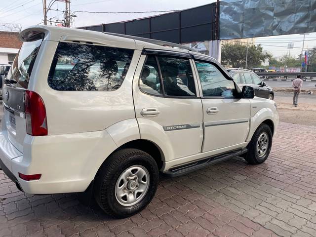 https://images10.gaadi.com/usedcar_image/4375856/original/processed_506016c0-8dae-428b-88e0-9a7ec250e18f.jpg?imwidth=6402