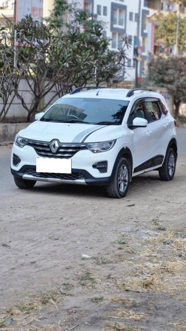 https://images10.gaadi.com/usedcar_image/4375918/original/processed_7f23f7f49d5dda272b3c44c81add84af.jpg?imwidth=6402