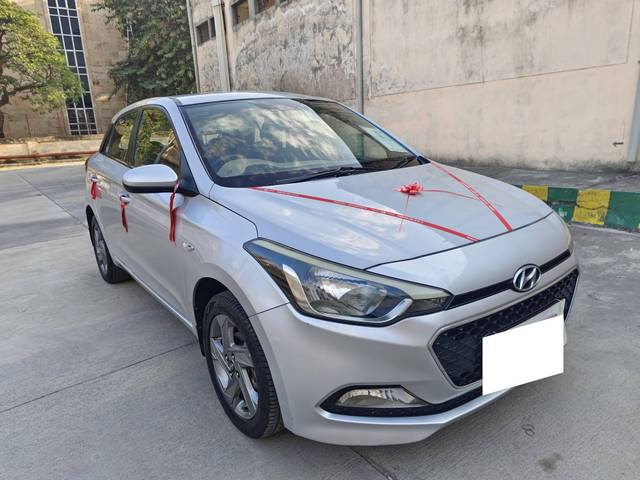 https://images10.gaadi.com/usedcar_image/4375934/original/processed_0c20a566becfe2decf40082609598d64.jpg?imwidth=6400