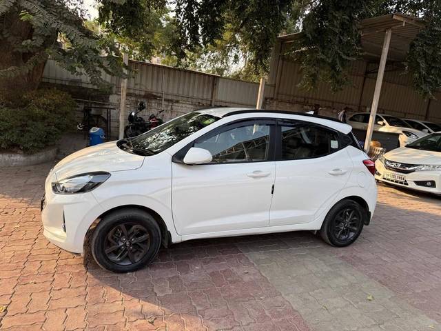 https://images10.gaadi.com/usedcar_image/4375946/original/processed_12d341cd-92bc-4cc5-b225-49aff950e5d9.jpg?imwidth=6401