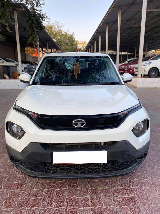 https://images10.gaadi.com/usedcar_image/4375965/original/processed_ad0a084c-f834-47a8-a486-312c82e57bb6.jpg?imwidth=6400