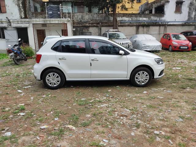 https://images10.gaadi.com/usedcar_image/4376015/original/processed_649967f68cd1402ba963f901c4993270.jpg?imwidth=6401