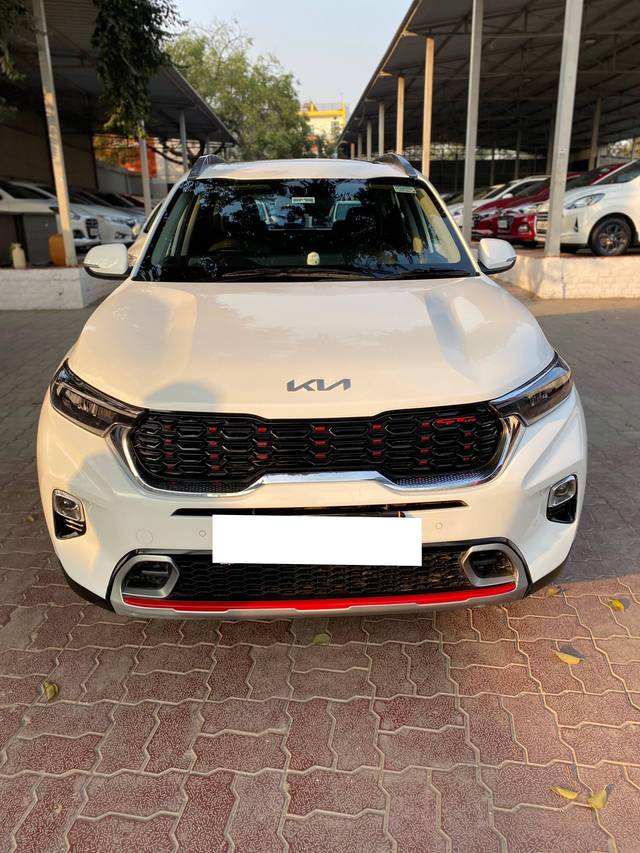 https://images10.gaadi.com/usedcar_image/4376026/original/processed_f5c3da57-b047-4d8c-8e4f-b1a913114b7e.jpg?imwidth=6402