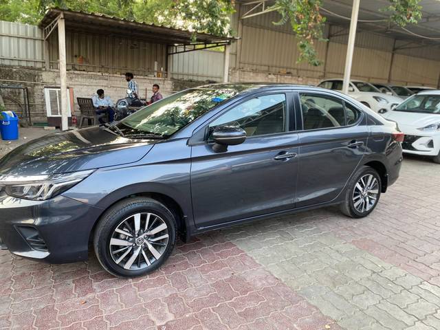 https://images10.gaadi.com/usedcar_image/4376032/original/processed_9d0b30d8-1097-465b-9fef-b755e62fd52b.jpg?imwidth=6400